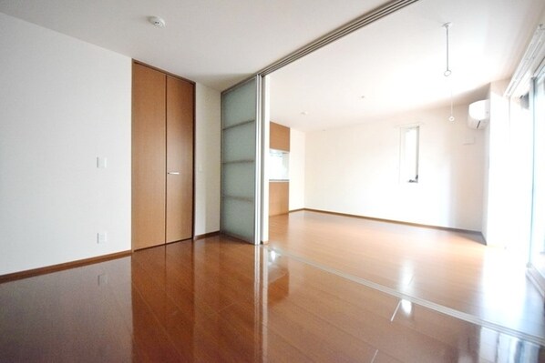 サンク モンタニア B棟の物件内観写真